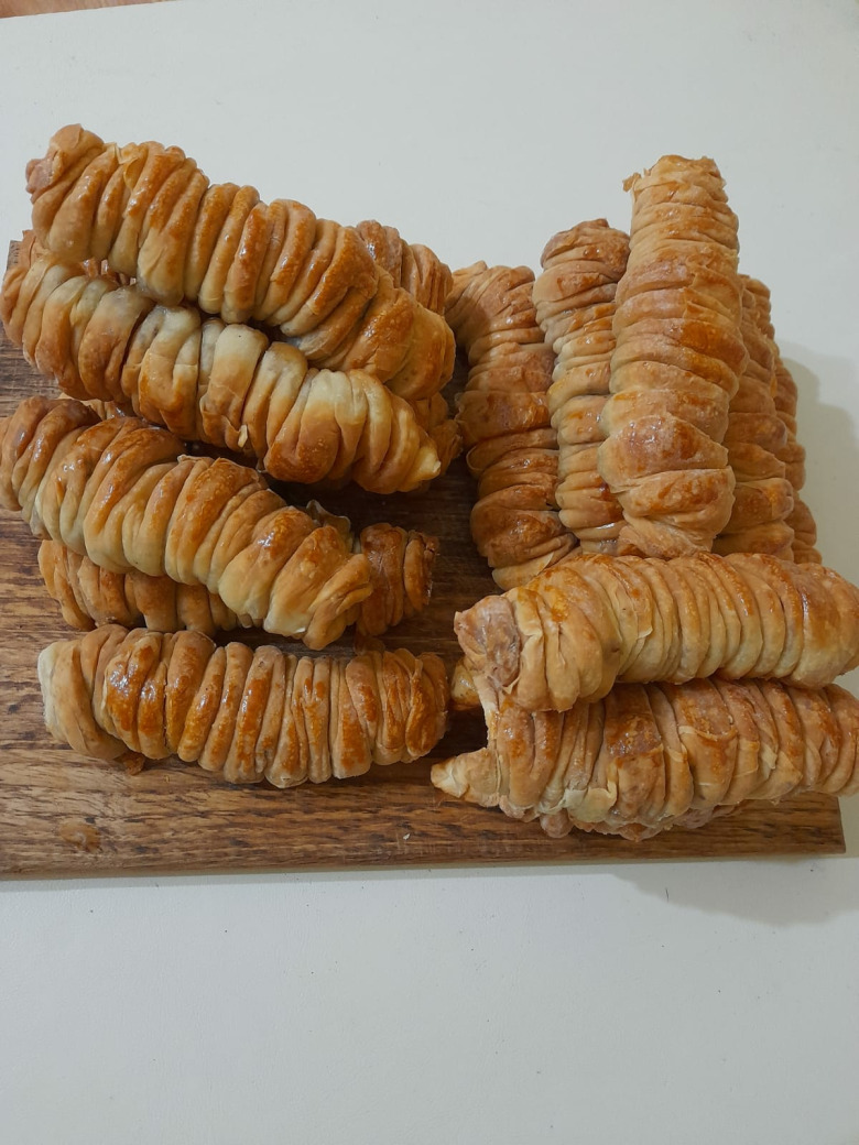 Cevizli Kıvırma Tatlısı (Ordu Burma)