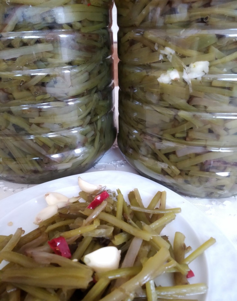 Galdirik Turşusu (Sarımsaklı Ve Kaya Tuzlu)