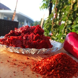 Acı Biber Salçası 