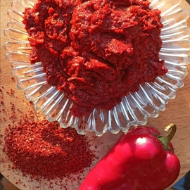 Tatlı Biber Salçası 